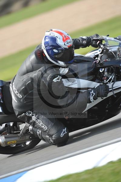 Motorcycle action photographs;Trackday digital images;donington;donington park leicestershire;donington photographs;event digital images;eventdigitalimages;no limits trackday;peter wileman photography;trackday;trackday photos