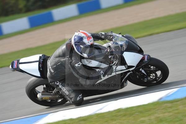 Motorcycle action photographs;Trackday digital images;donington;donington park leicestershire;donington photographs;event digital images;eventdigitalimages;no limits trackday;peter wileman photography;trackday;trackday photos