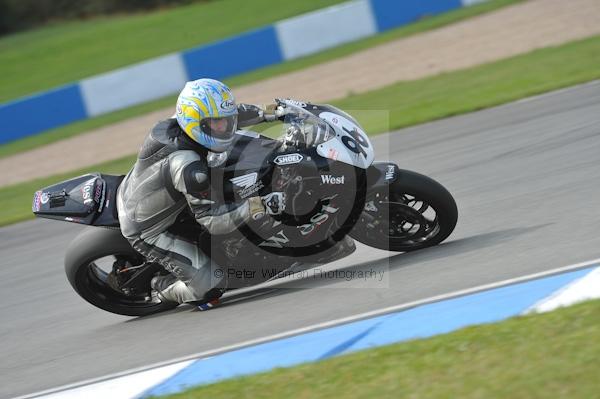 Motorcycle action photographs;Trackday digital images;donington;donington park leicestershire;donington photographs;event digital images;eventdigitalimages;no limits trackday;peter wileman photography;trackday;trackday photos