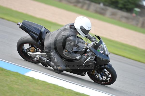 Motorcycle action photographs;Trackday digital images;donington;donington park leicestershire;donington photographs;event digital images;eventdigitalimages;no limits trackday;peter wileman photography;trackday;trackday photos
