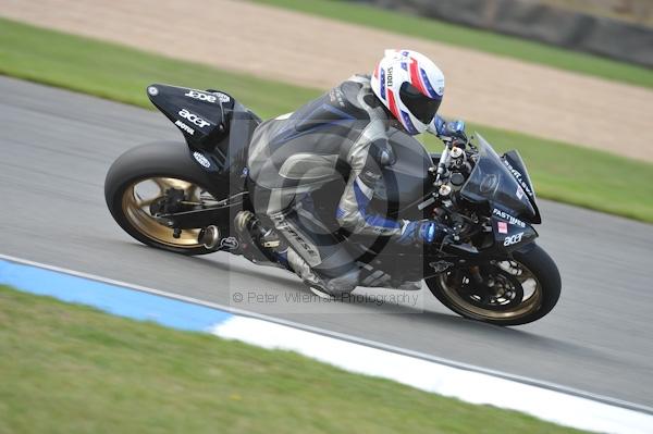 Motorcycle action photographs;Trackday digital images;donington;donington park leicestershire;donington photographs;event digital images;eventdigitalimages;no limits trackday;peter wileman photography;trackday;trackday photos