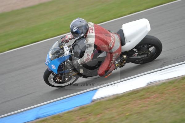 Motorcycle action photographs;Trackday digital images;donington;donington park leicestershire;donington photographs;event digital images;eventdigitalimages;no limits trackday;peter wileman photography;trackday;trackday photos