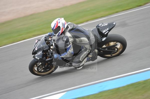 Motorcycle action photographs;Trackday digital images;donington;donington park leicestershire;donington photographs;event digital images;eventdigitalimages;no limits trackday;peter wileman photography;trackday;trackday photos