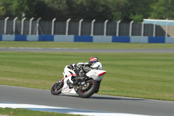 Motorcycle action photographs;Trackday digital images;donington;donington park leicestershire;donington photographs;event digital images;eventdigitalimages;no limits trackday;peter wileman photography;trackday;trackday photos
