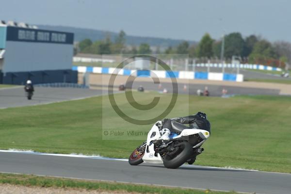 Motorcycle action photographs;Trackday digital images;donington;donington park leicestershire;donington photographs;event digital images;eventdigitalimages;no limits trackday;peter wileman photography;trackday;trackday photos