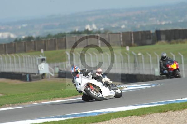Motorcycle action photographs;Trackday digital images;donington;donington park leicestershire;donington photographs;event digital images;eventdigitalimages;no limits trackday;peter wileman photography;trackday;trackday photos