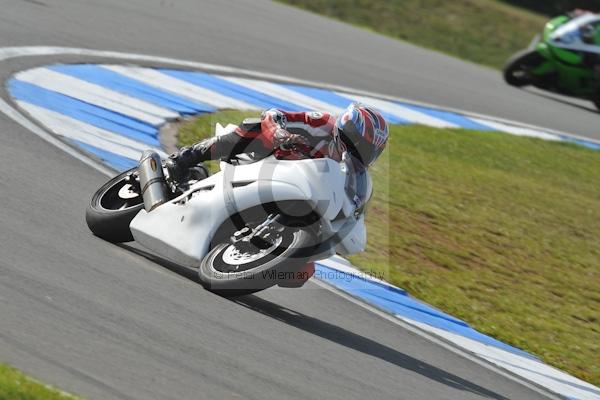 Motorcycle action photographs;Trackday digital images;donington;donington park leicestershire;donington photographs;event digital images;eventdigitalimages;no limits trackday;peter wileman photography;trackday;trackday photos