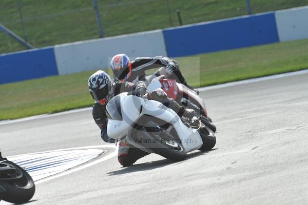 Motorcycle action photographs;Trackday digital images;donington;donington park leicestershire;donington photographs;event digital images;eventdigitalimages;no limits trackday;peter wileman photography;trackday;trackday photos
