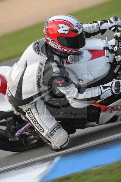 Motorcycle action photographs;Trackday digital images;donington;donington park leicestershire;donington photographs;event digital images;eventdigitalimages;no limits trackday;peter wileman photography;trackday;trackday photos