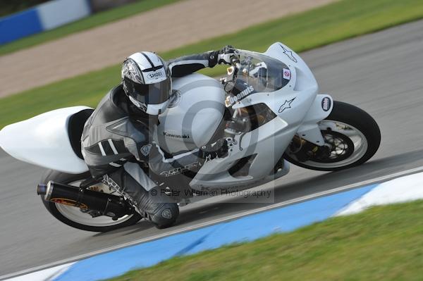 Motorcycle action photographs;Trackday digital images;donington;donington park leicestershire;donington photographs;event digital images;eventdigitalimages;no limits trackday;peter wileman photography;trackday;trackday photos