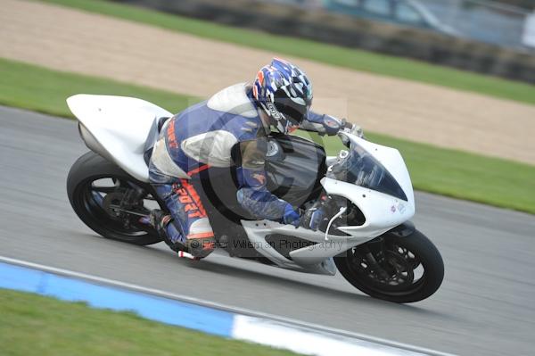 Motorcycle action photographs;Trackday digital images;donington;donington park leicestershire;donington photographs;event digital images;eventdigitalimages;no limits trackday;peter wileman photography;trackday;trackday photos