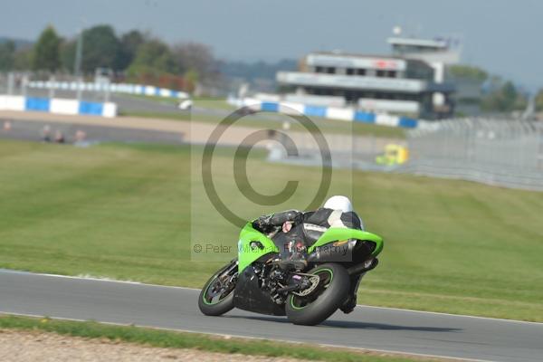 Motorcycle action photographs;Trackday digital images;donington;donington park leicestershire;donington photographs;event digital images;eventdigitalimages;no limits trackday;peter wileman photography;trackday;trackday photos