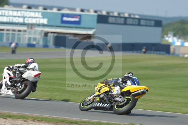 Motorcycle action photographs;Trackday digital images;donington;donington park leicestershire;donington photographs;event digital images;eventdigitalimages;no limits trackday;peter wileman photography;trackday;trackday photos