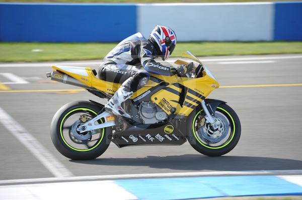 Motorcycle action photographs;Trackday digital images;donington;donington park leicestershire;donington photographs;event digital images;eventdigitalimages;no limits trackday;peter wileman photography;trackday;trackday photos