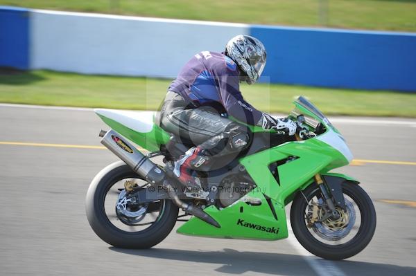 Motorcycle action photographs;Trackday digital images;donington;donington park leicestershire;donington photographs;event digital images;eventdigitalimages;no limits trackday;peter wileman photography;trackday;trackday photos