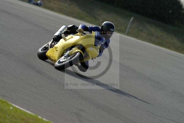 Motorcycle action photographs;Trackday digital images;donington;donington park leicestershire;donington photographs;event digital images;eventdigitalimages;no limits trackday;peter wileman photography;trackday;trackday photos