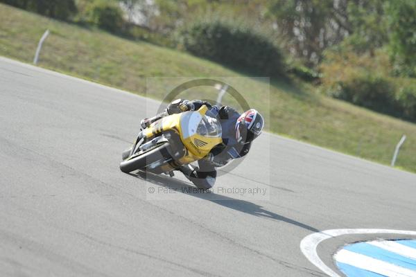 Motorcycle action photographs;Trackday digital images;donington;donington park leicestershire;donington photographs;event digital images;eventdigitalimages;no limits trackday;peter wileman photography;trackday;trackday photos