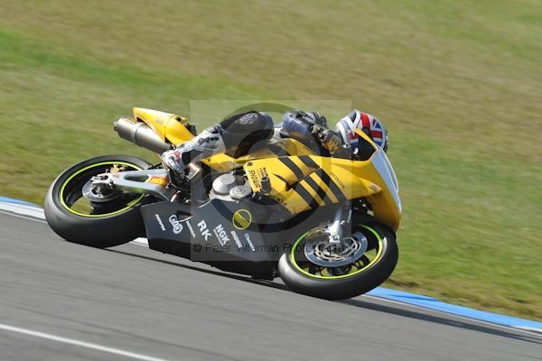 Motorcycle action photographs;Trackday digital images;donington;donington park leicestershire;donington photographs;event digital images;eventdigitalimages;no limits trackday;peter wileman photography;trackday;trackday photos