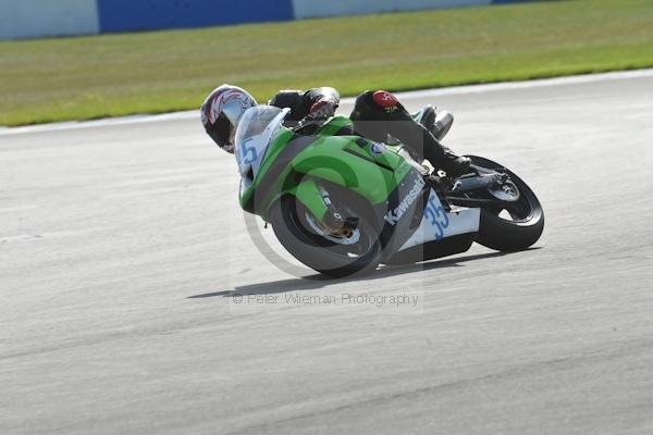 Motorcycle action photographs;Trackday digital images;donington;donington park leicestershire;donington photographs;event digital images;eventdigitalimages;no limits trackday;peter wileman photography;trackday;trackday photos