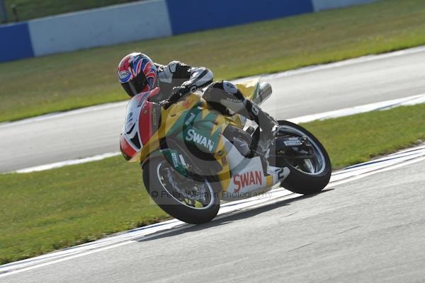 Motorcycle action photographs;Trackday digital images;donington;donington park leicestershire;donington photographs;event digital images;eventdigitalimages;no limits trackday;peter wileman photography;trackday;trackday photos