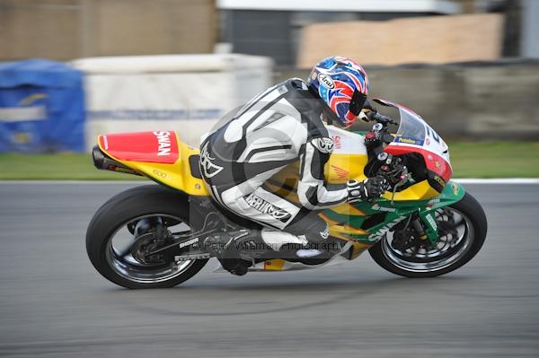 Motorcycle action photographs;Trackday digital images;donington;donington park leicestershire;donington photographs;event digital images;eventdigitalimages;no limits trackday;peter wileman photography;trackday;trackday photos