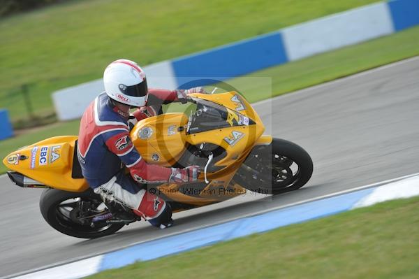 Motorcycle action photographs;Trackday digital images;donington;donington park leicestershire;donington photographs;event digital images;eventdigitalimages;no limits trackday;peter wileman photography;trackday;trackday photos