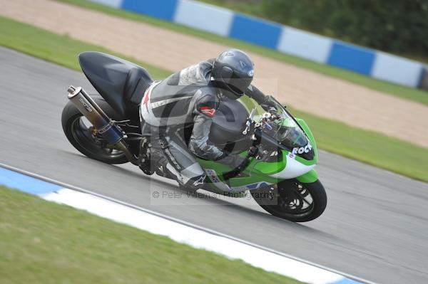 Motorcycle action photographs;Trackday digital images;donington;donington park leicestershire;donington photographs;event digital images;eventdigitalimages;no limits trackday;peter wileman photography;trackday;trackday photos