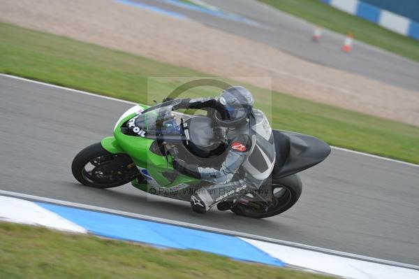 Motorcycle action photographs;Trackday digital images;donington;donington park leicestershire;donington photographs;event digital images;eventdigitalimages;no limits trackday;peter wileman photography;trackday;trackday photos