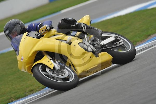 Motorcycle action photographs;Trackday digital images;donington;donington park leicestershire;donington photographs;event digital images;eventdigitalimages;no limits trackday;peter wileman photography;trackday;trackday photos