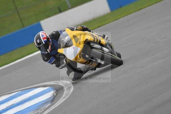 Motorcycle action photographs;Trackday digital images;donington;donington park leicestershire;donington photographs;event digital images;eventdigitalimages;no limits trackday;peter wileman photography;trackday;trackday photos