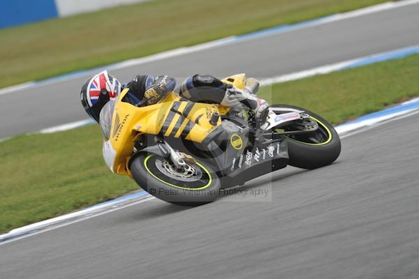 Motorcycle action photographs;Trackday digital images;donington;donington park leicestershire;donington photographs;event digital images;eventdigitalimages;no limits trackday;peter wileman photography;trackday;trackday photos