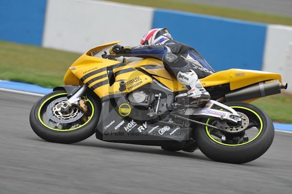 Motorcycle action photographs;Trackday digital images;donington;donington park leicestershire;donington photographs;event digital images;eventdigitalimages;no limits trackday;peter wileman photography;trackday;trackday photos