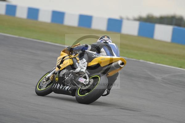 Motorcycle action photographs;Trackday digital images;donington;donington park leicestershire;donington photographs;event digital images;eventdigitalimages;no limits trackday;peter wileman photography;trackday;trackday photos
