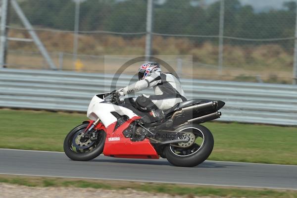Motorcycle action photographs;Trackday digital images;donington;donington park leicestershire;donington photographs;event digital images;eventdigitalimages;no limits trackday;peter wileman photography;trackday;trackday photos