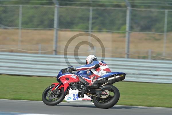Motorcycle action photographs;Trackday digital images;donington;donington park leicestershire;donington photographs;event digital images;eventdigitalimages;no limits trackday;peter wileman photography;trackday;trackday photos