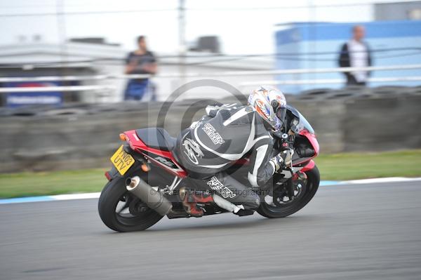 Motorcycle action photographs;Trackday digital images;donington;donington park leicestershire;donington photographs;event digital images;eventdigitalimages;no limits trackday;peter wileman photography;trackday;trackday photos