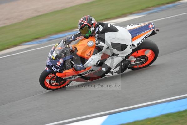 Motorcycle action photographs;Trackday digital images;donington;donington park leicestershire;donington photographs;event digital images;eventdigitalimages;no limits trackday;peter wileman photography;trackday;trackday photos