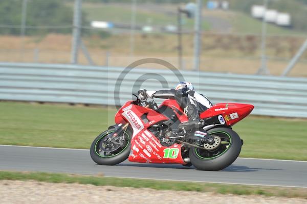 Motorcycle action photographs;Trackday digital images;donington;donington park leicestershire;donington photographs;event digital images;eventdigitalimages;no limits trackday;peter wileman photography;trackday;trackday photos