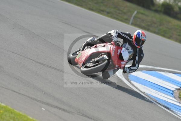 Motorcycle action photographs;Trackday digital images;donington;donington park leicestershire;donington photographs;event digital images;eventdigitalimages;no limits trackday;peter wileman photography;trackday;trackday photos