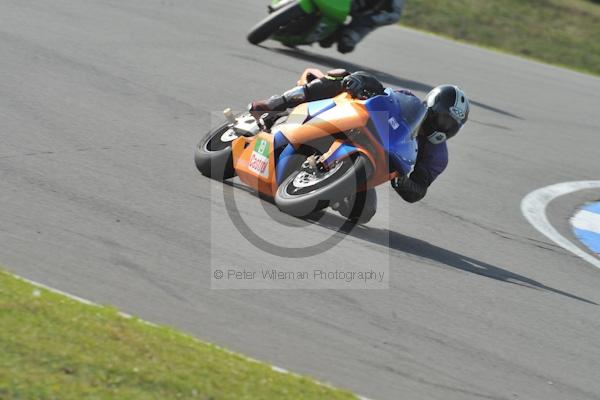 Motorcycle action photographs;Trackday digital images;donington;donington park leicestershire;donington photographs;event digital images;eventdigitalimages;no limits trackday;peter wileman photography;trackday;trackday photos