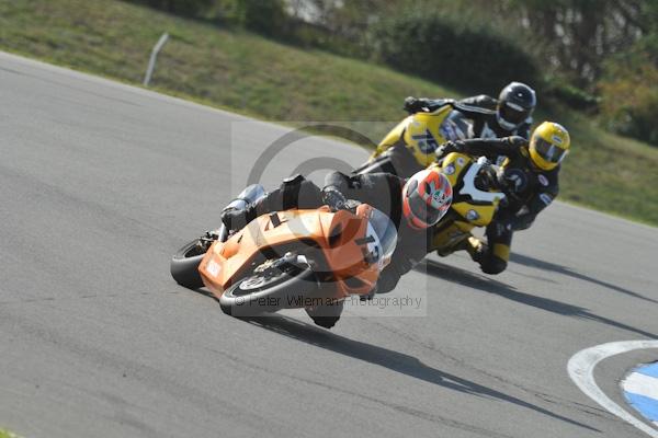 Motorcycle action photographs;Trackday digital images;donington;donington park leicestershire;donington photographs;event digital images;eventdigitalimages;no limits trackday;peter wileman photography;trackday;trackday photos