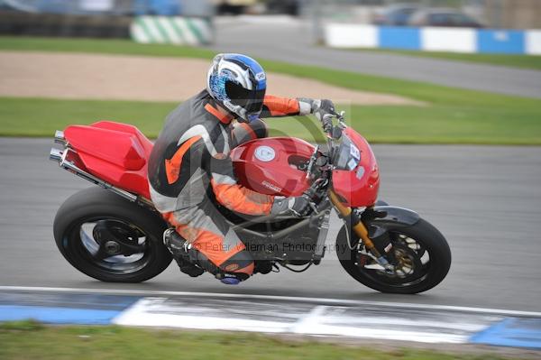 Motorcycle action photographs;Trackday digital images;donington;donington park leicestershire;donington photographs;event digital images;eventdigitalimages;no limits trackday;peter wileman photography;trackday;trackday photos