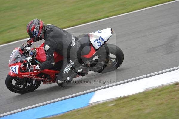Motorcycle action photographs;Trackday digital images;donington;donington park leicestershire;donington photographs;event digital images;eventdigitalimages;no limits trackday;peter wileman photography;trackday;trackday photos