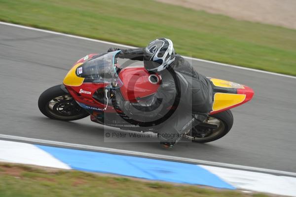 Motorcycle action photographs;Trackday digital images;donington;donington park leicestershire;donington photographs;event digital images;eventdigitalimages;no limits trackday;peter wileman photography;trackday;trackday photos