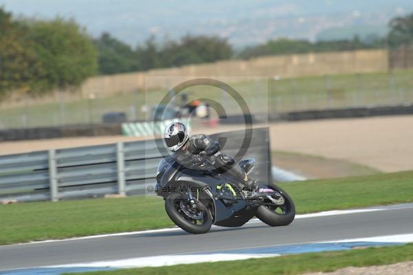 Motorcycle action photographs;Trackday digital images;donington;donington park leicestershire;donington photographs;event digital images;eventdigitalimages;no limits trackday;peter wileman photography;trackday;trackday photos