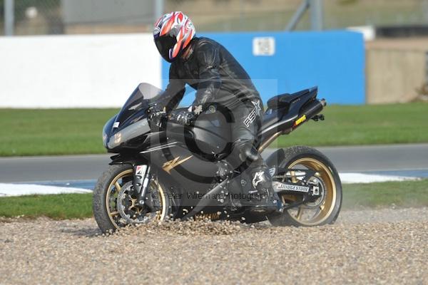 Motorcycle action photographs;Trackday digital images;donington;donington park leicestershire;donington photographs;event digital images;eventdigitalimages;no limits trackday;peter wileman photography;trackday;trackday photos