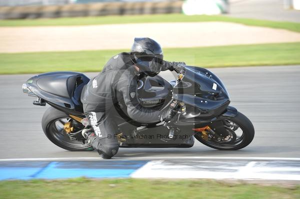 Motorcycle action photographs;Trackday digital images;donington;donington park leicestershire;donington photographs;event digital images;eventdigitalimages;no limits trackday;peter wileman photography;trackday;trackday photos