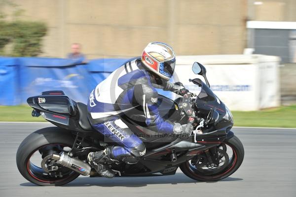 Motorcycle action photographs;Trackday digital images;donington;donington park leicestershire;donington photographs;event digital images;eventdigitalimages;no limits trackday;peter wileman photography;trackday;trackday photos