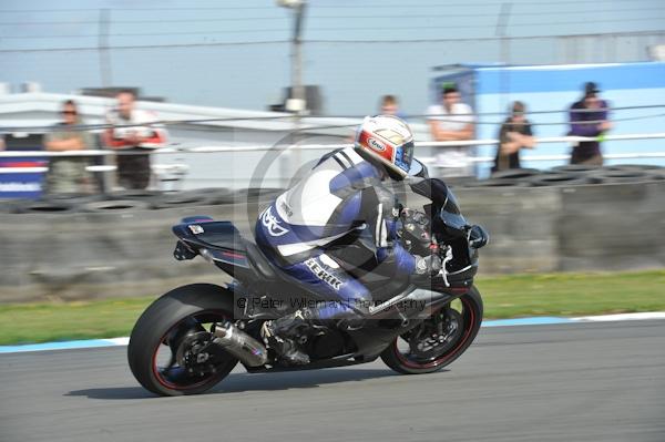 Motorcycle action photographs;Trackday digital images;donington;donington park leicestershire;donington photographs;event digital images;eventdigitalimages;no limits trackday;peter wileman photography;trackday;trackday photos