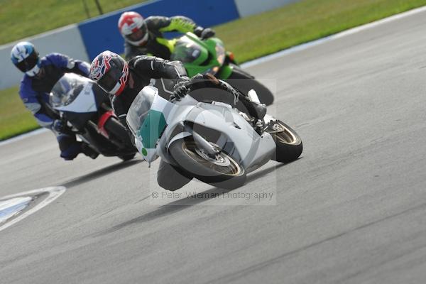 Motorcycle action photographs;Trackday digital images;donington;donington park leicestershire;donington photographs;event digital images;eventdigitalimages;no limits trackday;peter wileman photography;trackday;trackday photos